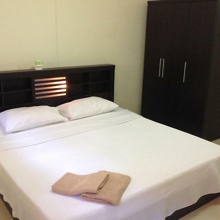 English Rose Guesthouse Pattaya ภายนอก รูปภาพ
