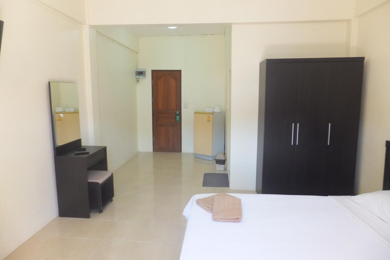 English Rose Guesthouse Pattaya ภายนอก รูปภาพ