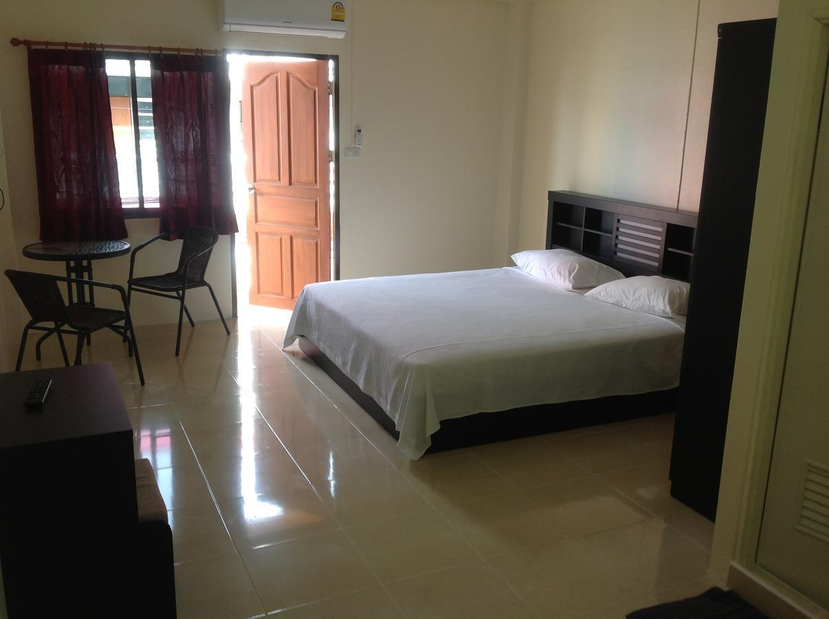 English Rose Guesthouse Pattaya ภายนอก รูปภาพ
