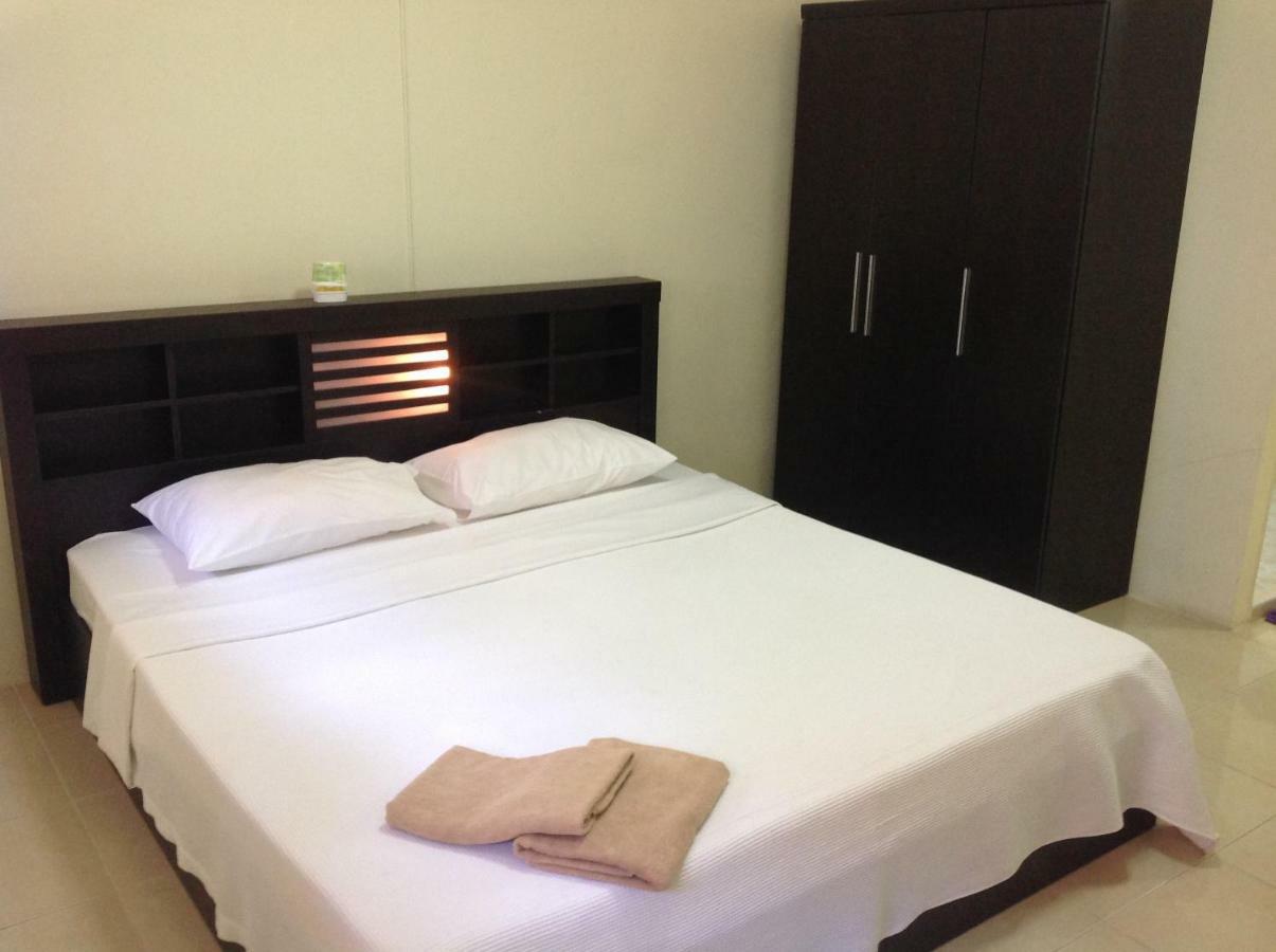 English Rose Guesthouse Pattaya ภายนอก รูปภาพ